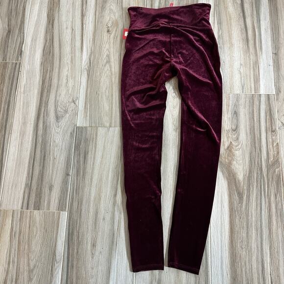 NWT Spanx Velvet Leggings M Burgundy Red Velour Pull On Pants 2070 Christmas - Picture 2 of 5